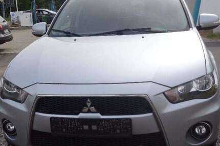 Mitsubishi Outlander 313.278 km 2.500 &euro; Senftenberg 01968