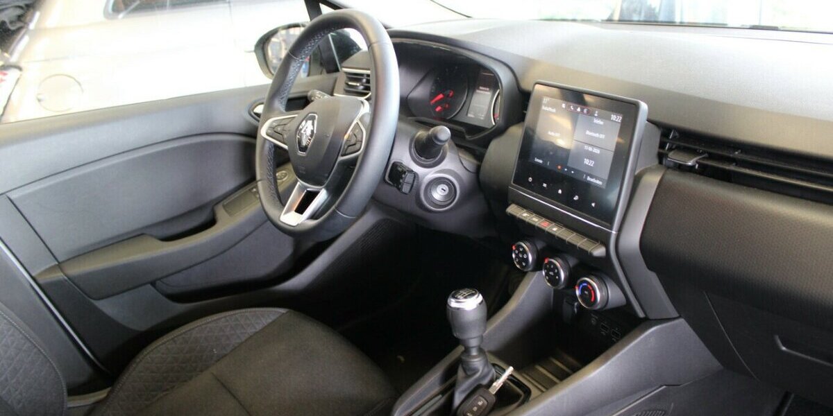 Renault Clio TCe 90 EQUILIBRE 34.200 km 12.980 &euro; Euskirchen 53881