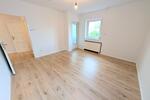**Jetzt zugreifen:+weiße Wände +Laminat +modernes Tageslichtbad +Loggia** zimmer