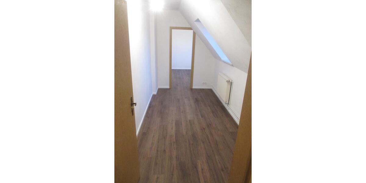 Dachgeschoßwohnung Aschersleben - 3 Zimmer, 70 m&sup2;, 40.000&euro; | Angebot:26516777