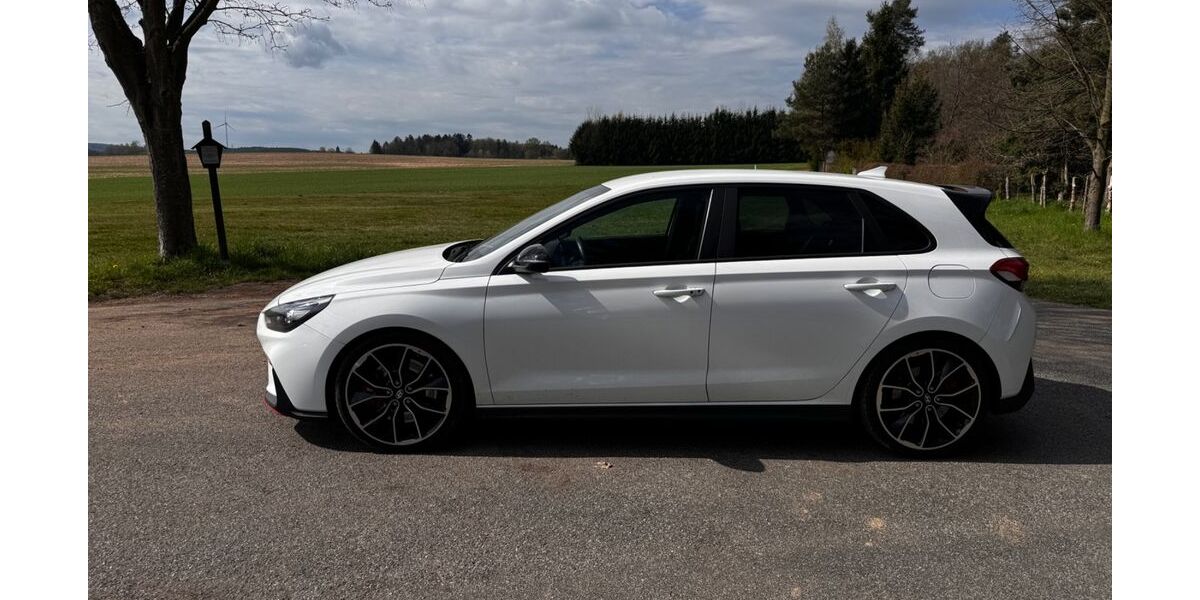 Hyundai i30 74.000 km 22.000 &euro; Oelsnitz 09376