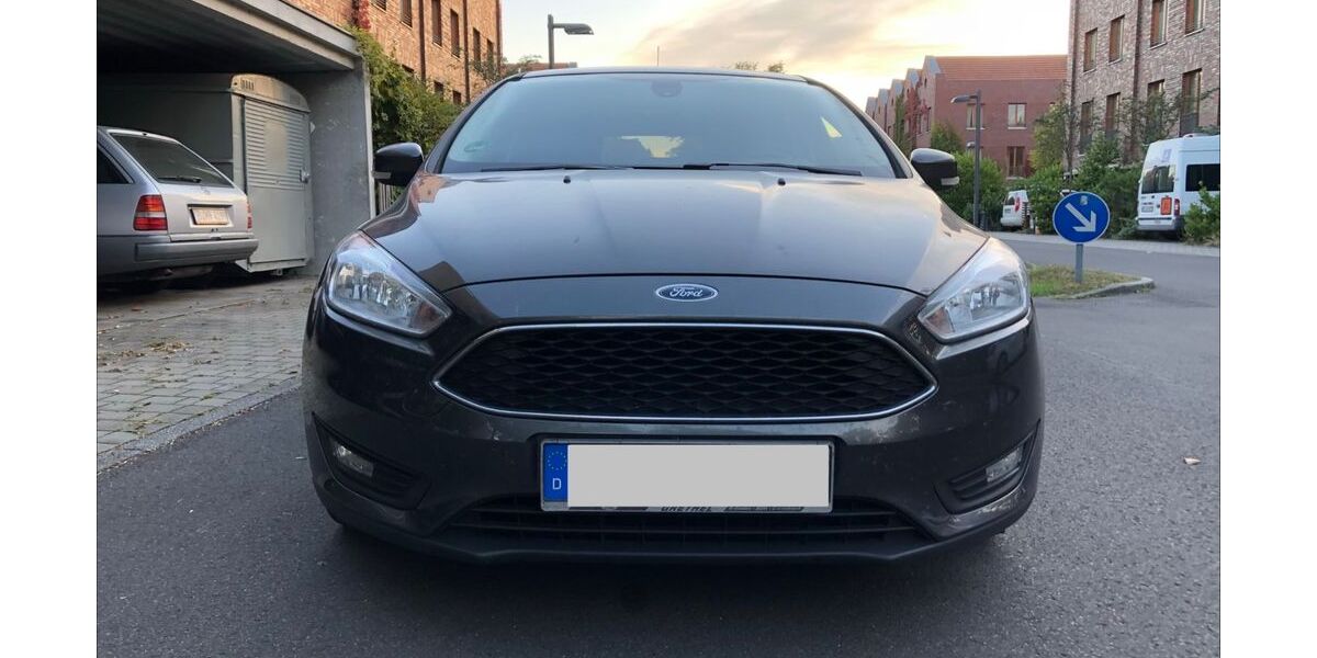 Ford Focus 98.000 km 6.500 &euro; Berlin 10317