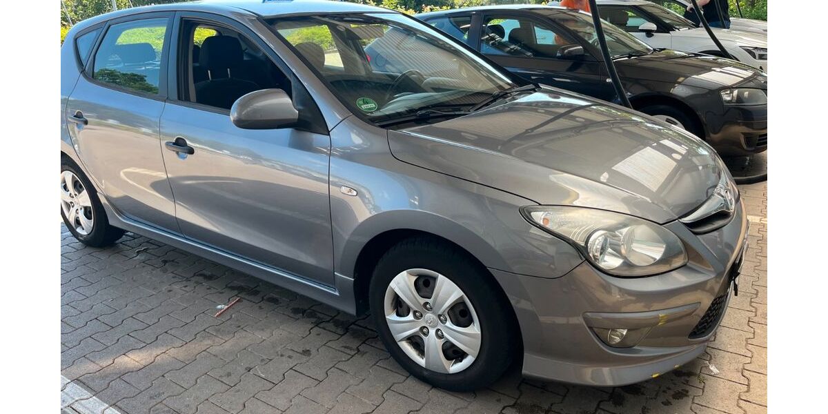 Hyundai i30 124.896 km 2.500 &euro; Bad Oeynhausen 32545