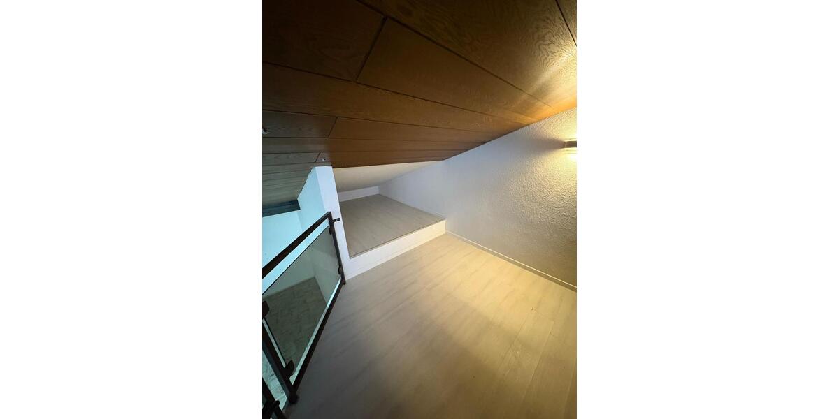 Schöne 3,5 Zimmer Maisonette-Wohnung mit Balkon und Garage 3.5 zimmer