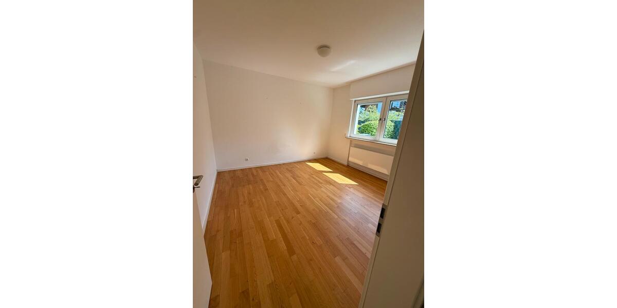 Bungalow Mönchengladbach Süd - 6 Zimmer, 178 m&sup2;, 2.000&euro; | Angebot:26227270
