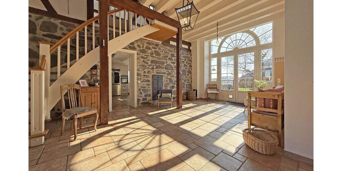 Sonnenverwöhnt & großzügig: Hochwertig ausgebaute Scheune mit eigenem Garten 5 zimmer