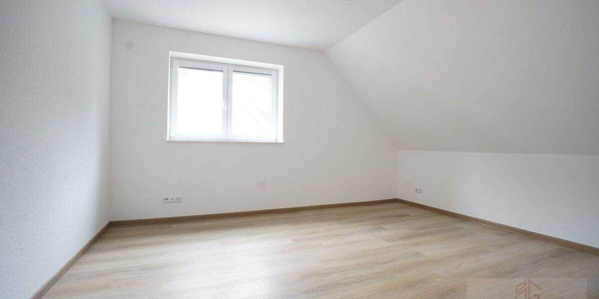 IMMOBILIEN GUMNIOR präsentiert: neuwertige Doppelhaushälfte in Emsbüren mit Garten und Carport 4 zimmer