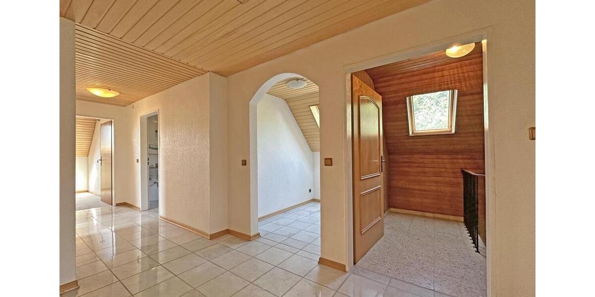 Dachgeschoßwohnung Hamburg Niendorf - 4 Zimmer, 101 m&sup2;, 1.800&euro; | Angebot:26407335