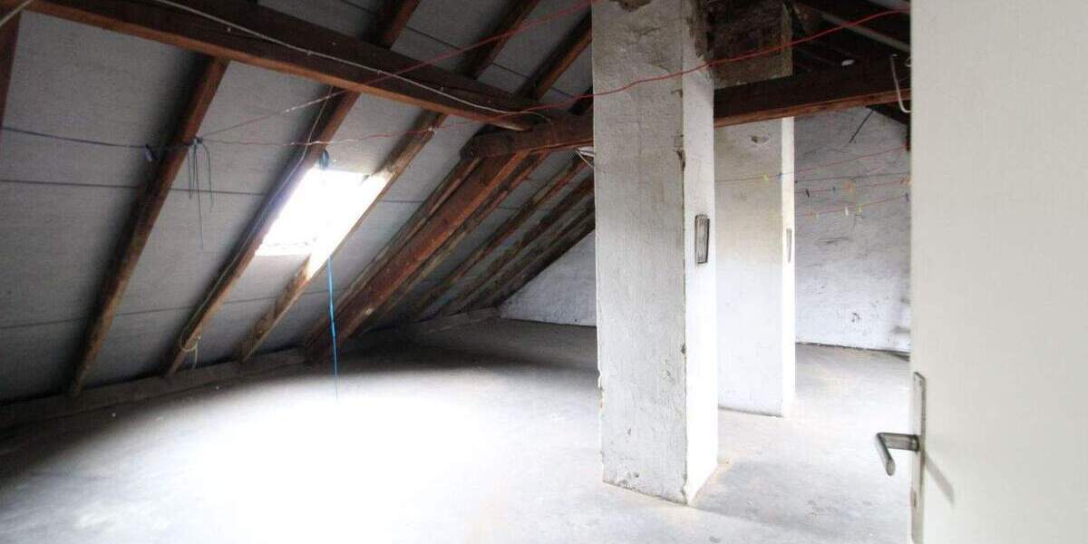 Etagenwohnung Duisburg Obermeiderich - 5 Zimmer, 110 m&sup2;, 145.000&euro; | Angebot:24825170