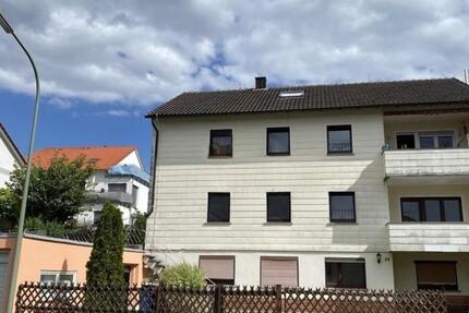 Renditestarkes MFH 5,4% Rendite in Höchberg Siedlungslage zimmer