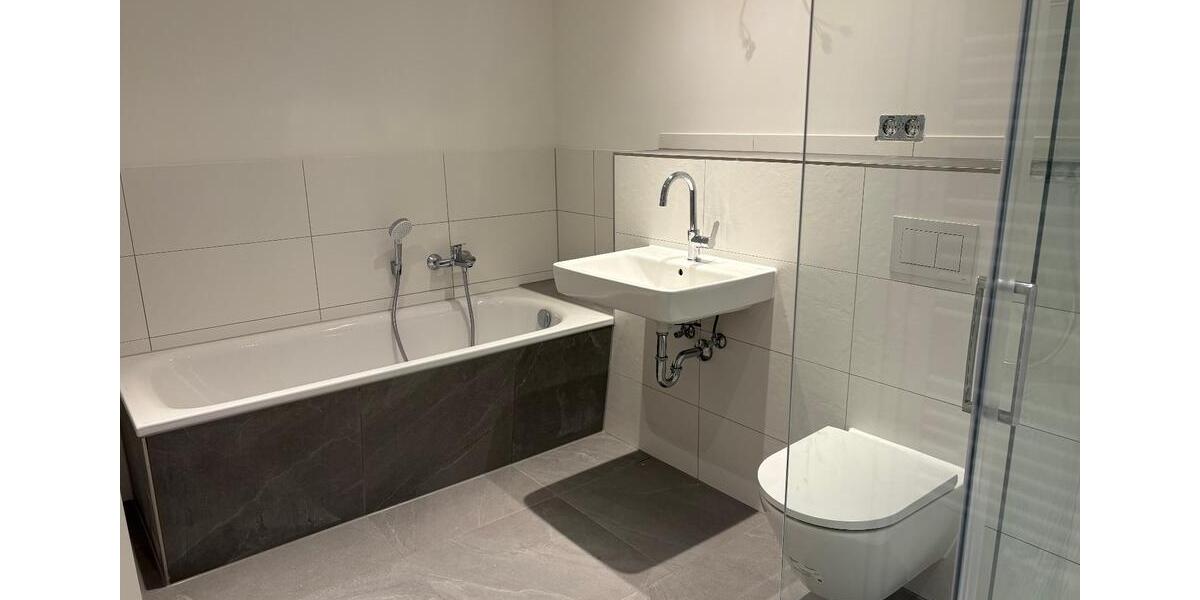 Neubau-Reihenhaus in Fürth-Burgfarrnbach mit Einbauküche 5 zimmer