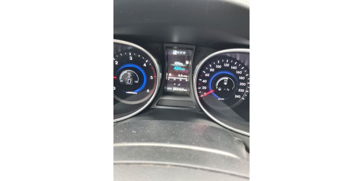 Hyundai SANTA FE 183.000 km 12.500 &euro; Braunschweig 38106