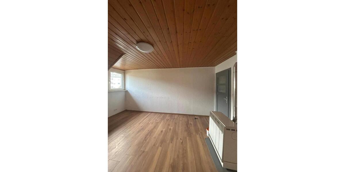 Dachgeschoßwohnung Lichtenfels - 4 Zimmer, 85 m&sup2;, 150.000&euro; | Angebot:26057932