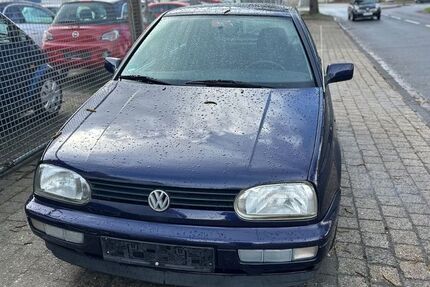 VW Golf 104.000 km 2.400 &euro; Celle 29221