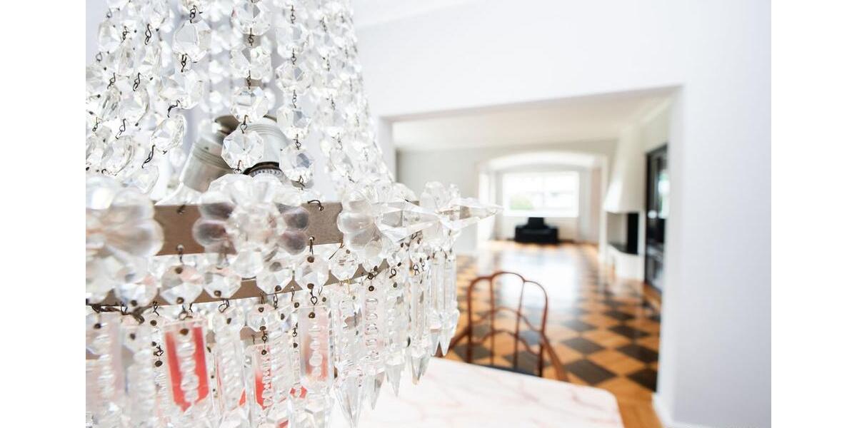 Villa Bielefeld Schildesche - 7 Zimmer, 272 m&sup2;, 2.700&euro; | Angebot:26291726