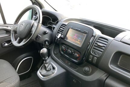 Opel Vivaro 163.000 km 9.850 &euro; Breisach 79206