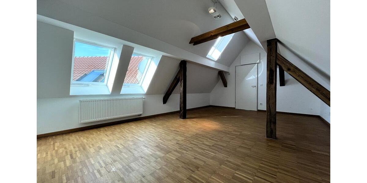 Dachgeschoßwohnung Erfurt - 2 Zimmer, 122 m&sup2;, 1.285&euro; | Angebot:25512316