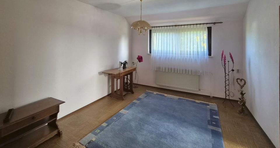 Einfamilienhaus Hünfeld - 9 Zimmer, 152 m&sup2;, 260.000&euro; | Angebot:26863308