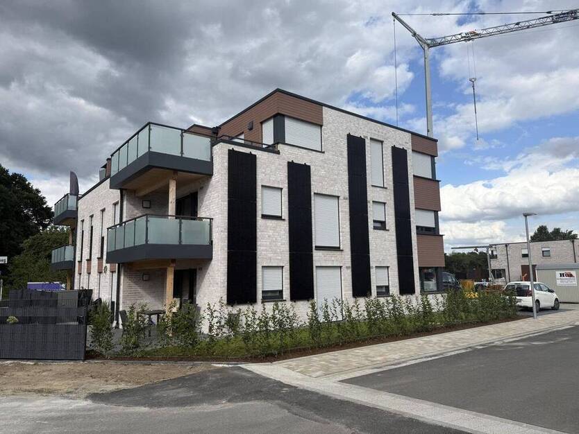 Modernes Wohnen im nachhaltigen Holz-Hybrid-Haus