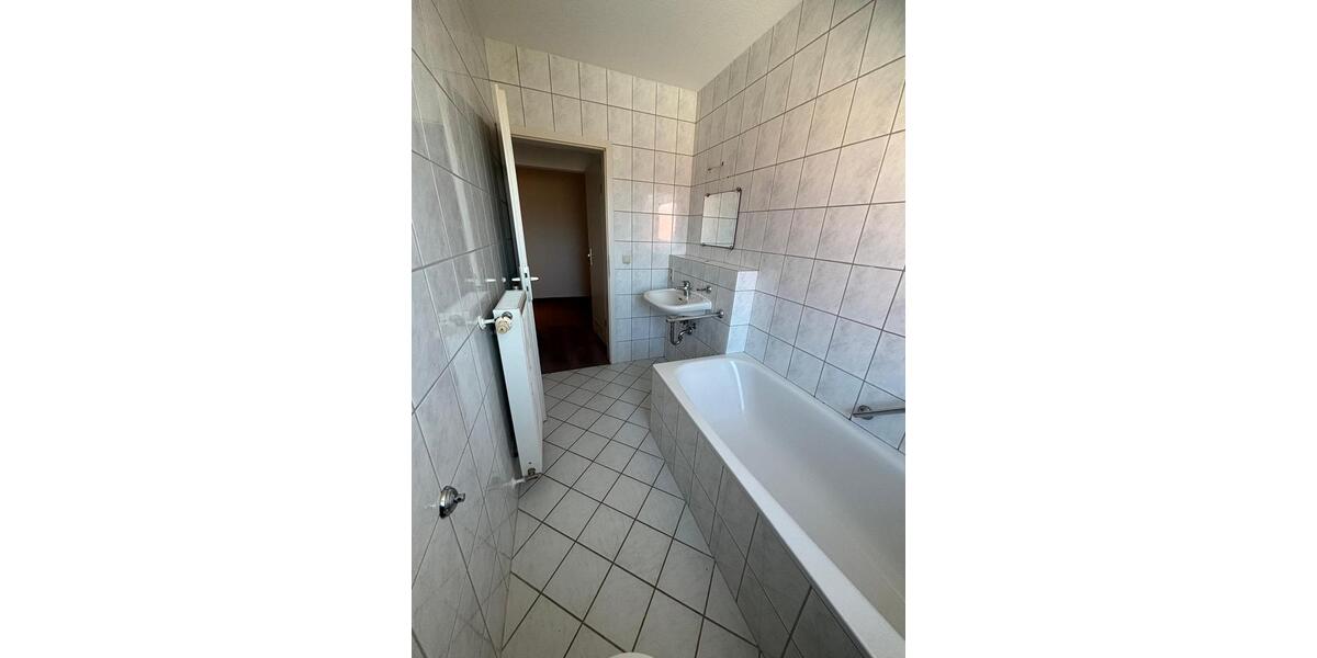 Dachgeschoßwohnung Hildburghausen - 2 Zimmer, 53 m&sup2;, 490&euro; | Angebot:26279344