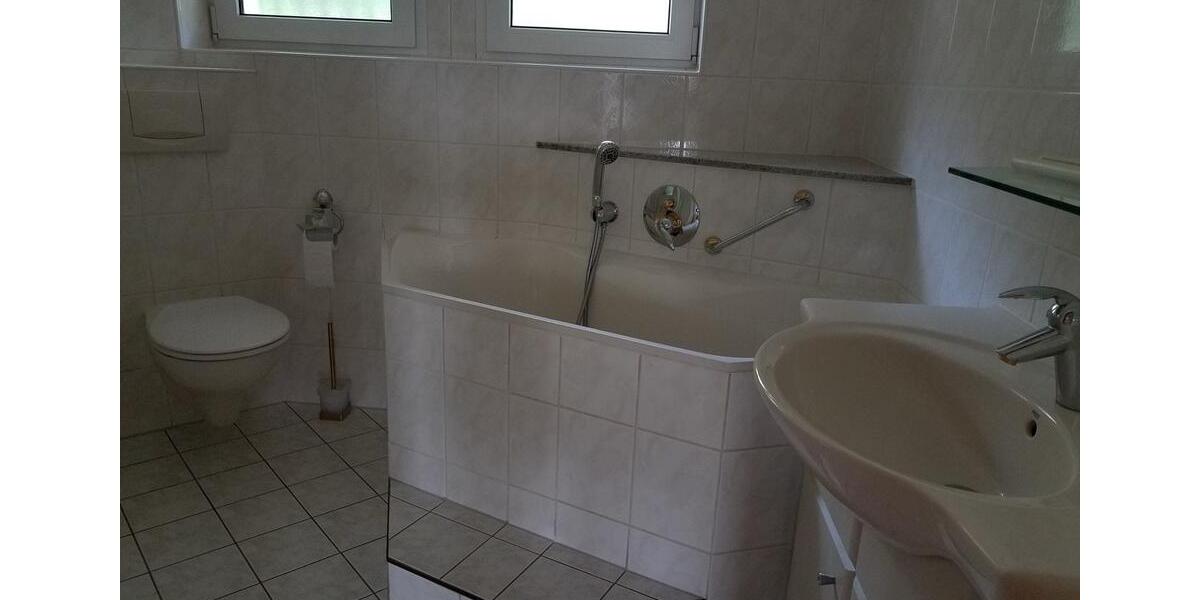 Erdgeschoßwohnung Dautphetal - 4 Zimmer, 140 m&sup2;, 1.090&euro; | Angebot:26096714
