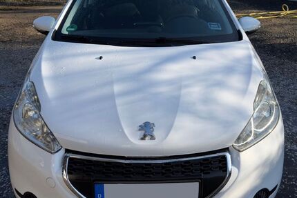 Peugeot 208 64.400 km 5.600 &euro; Baesweiler 52499