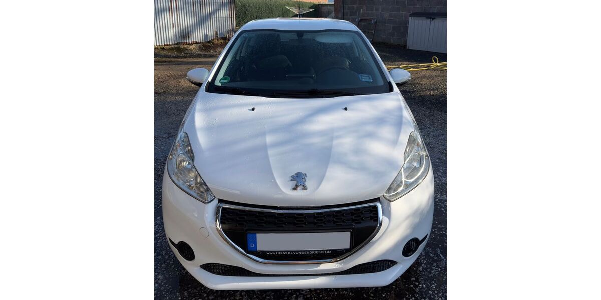 Peugeot 208 64.400 km 5.600 &euro; Baesweiler 52499