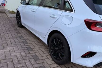 Kia ceed / Ceed 120.000 km 13.700 &euro; Ölbronn 75248