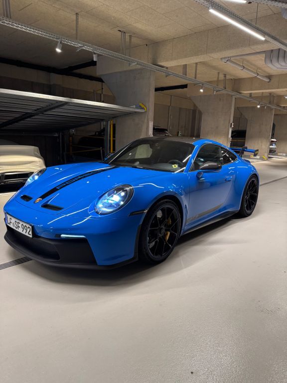 Porsche 992 11.000 km 195.000 € Laufen 83410