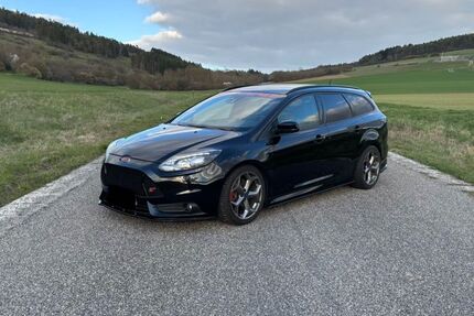 Ford Focus 87.500 km 12.999 &euro; Königshofen 97922
