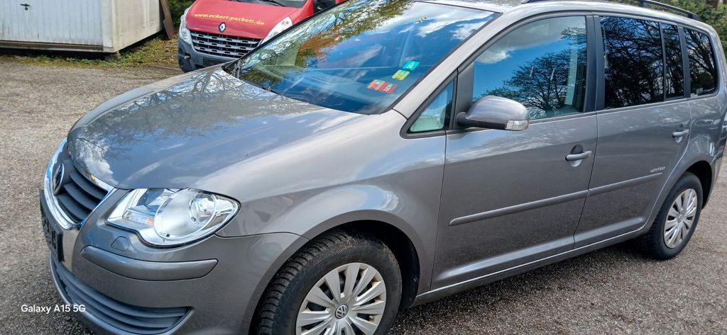 VW Touran 243.000 km 2.250 &euro; FREIBURG 79114
