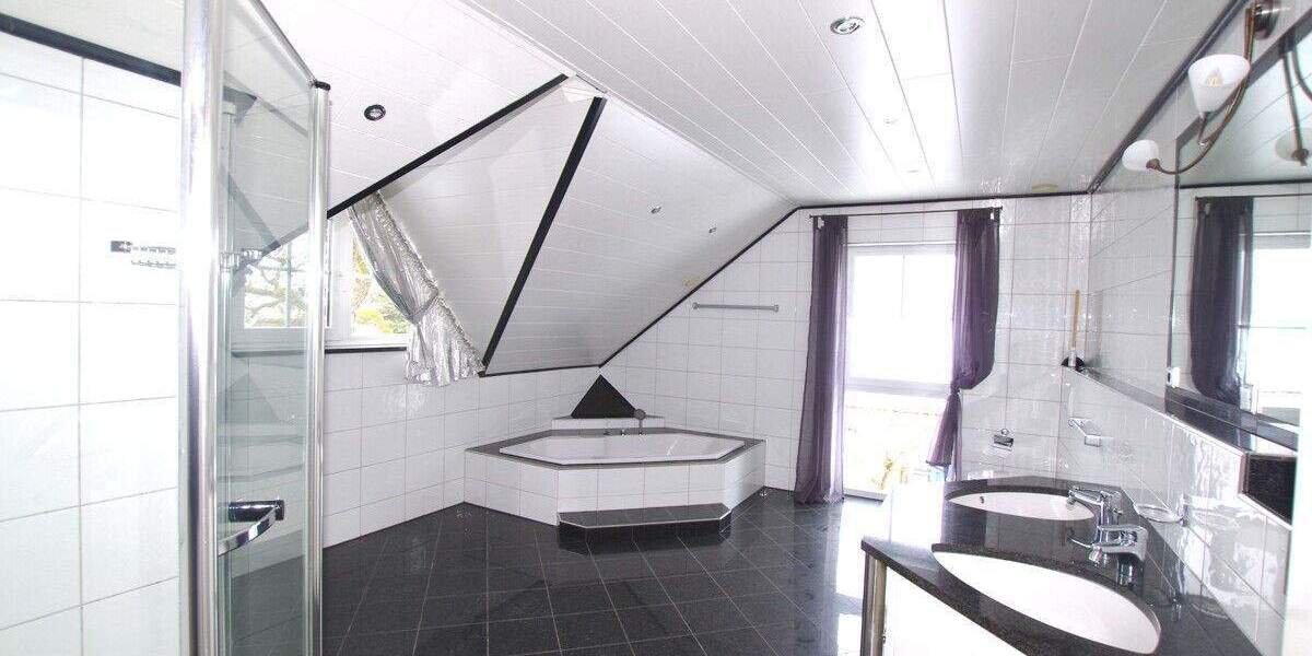 Doppelhaushälfte Lupburg - 4 Zimmer, 170 m&sup2;, 1.440&euro; | Angebot:25390918