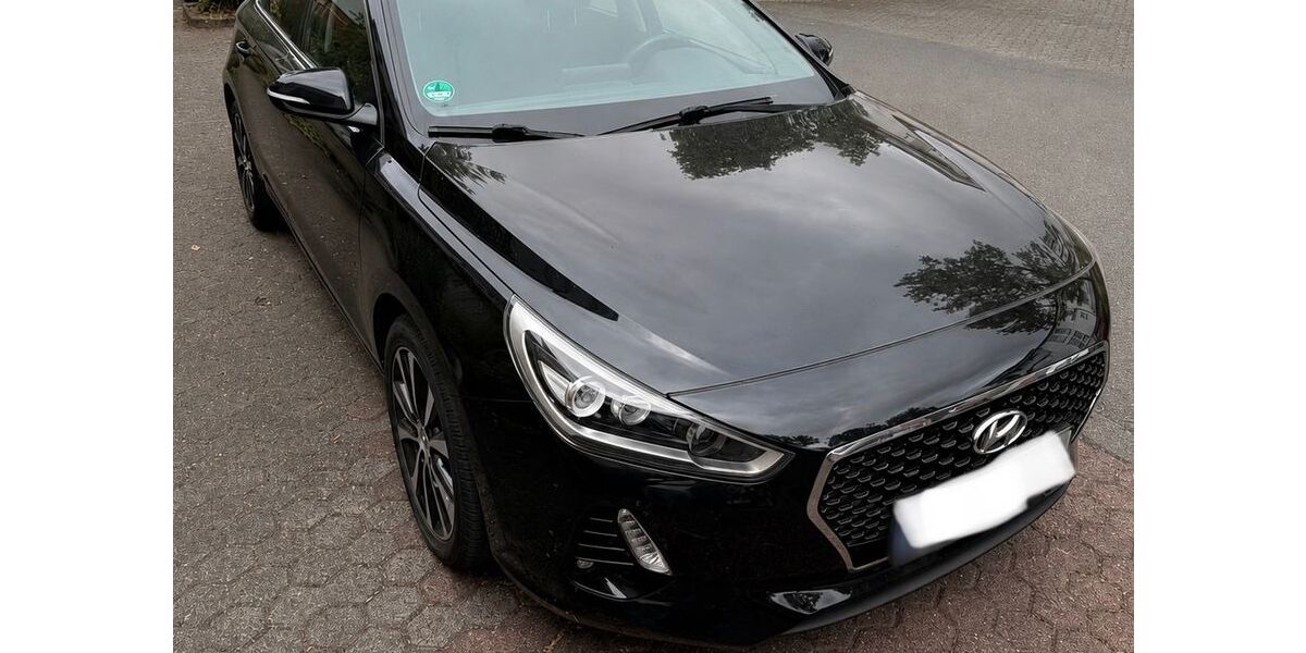 Hyundai i30 91.870 km 14.490 &euro; Niederkassel 53859