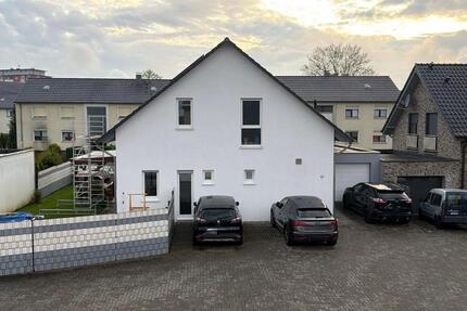 Haus Kamp-Lintfort Lintfort - 5 Zimmer, 110 m&sup2;, 1.800&euro; | Angebot:26224837