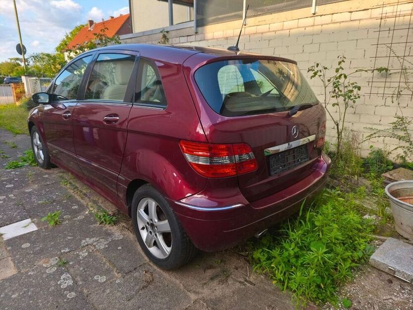 B 200