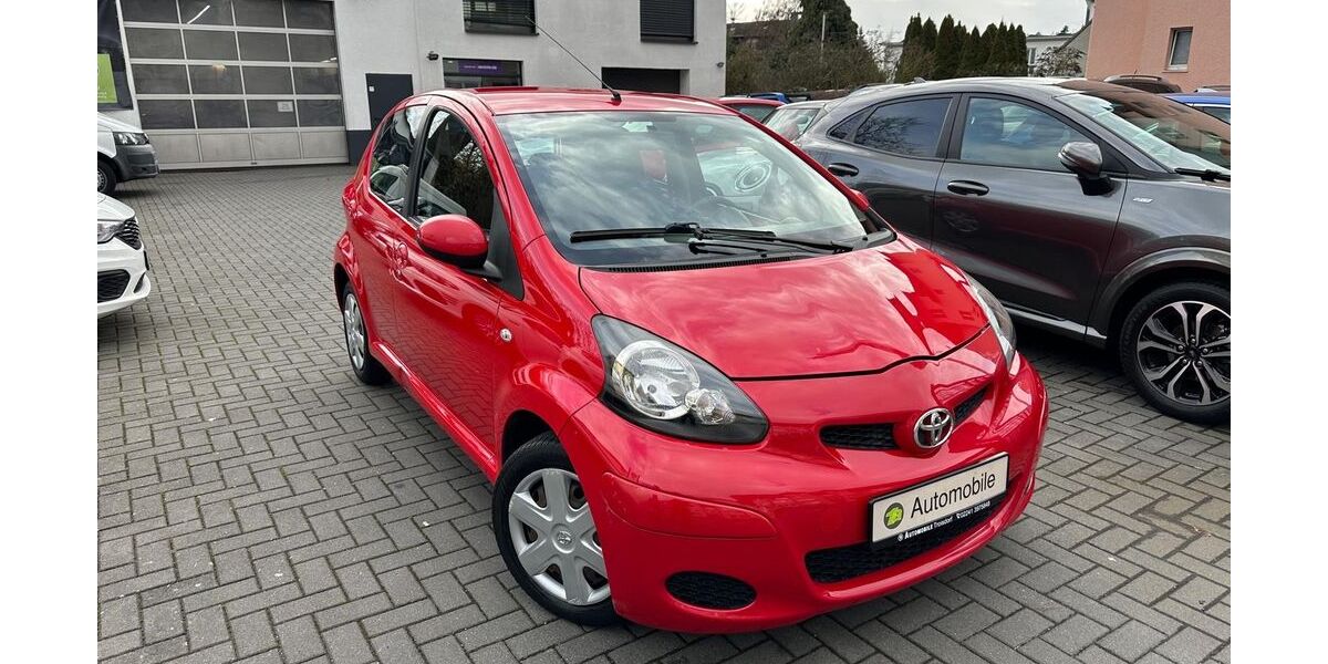 Toyota Aygo (X) 129.505 km 3.999 &euro; Troisdorf 53840