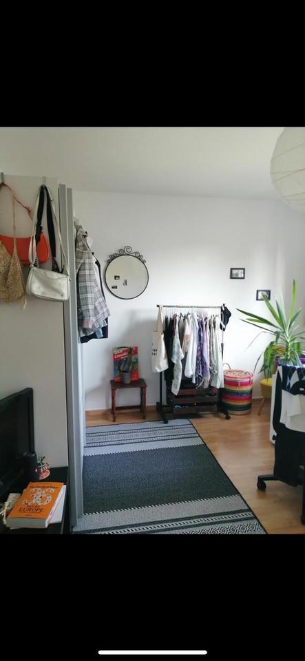 17qm Zimmer in 100qm Whg mit 2 Balkonen
