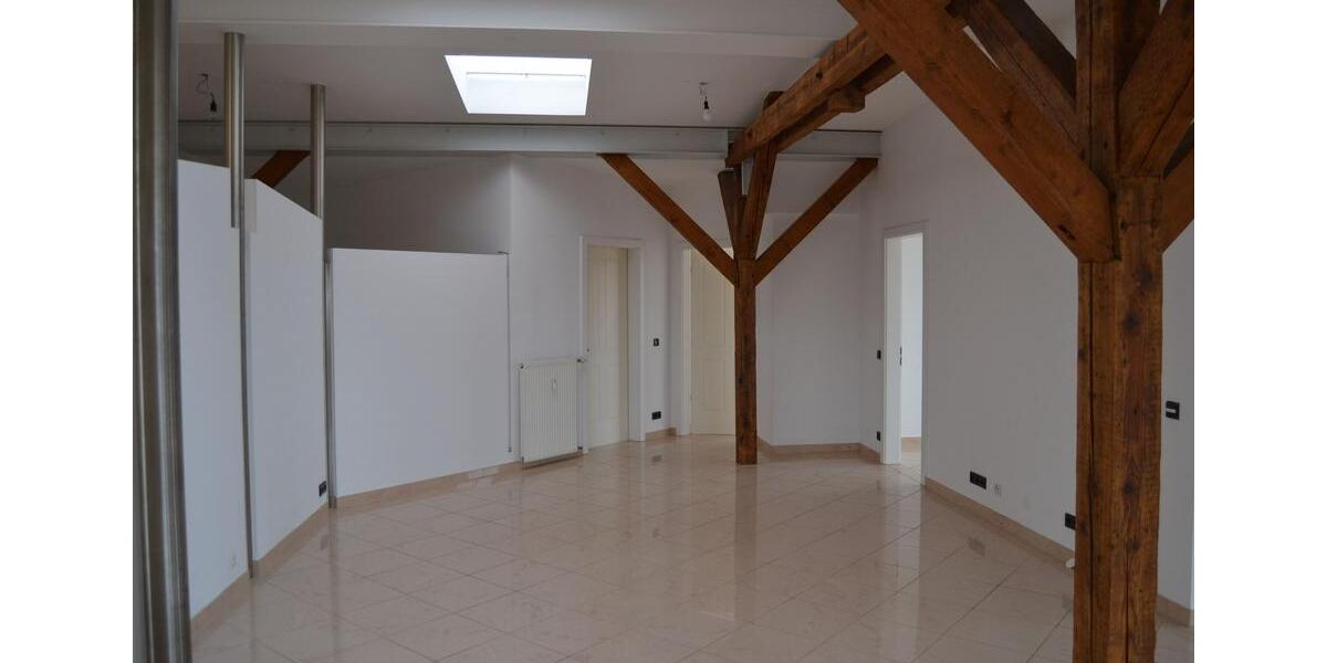 Dachgeschoßwohnung Augsburg - 5 Zimmer, 170 m&sup2;, 1.685&euro; | Angebot:26350218