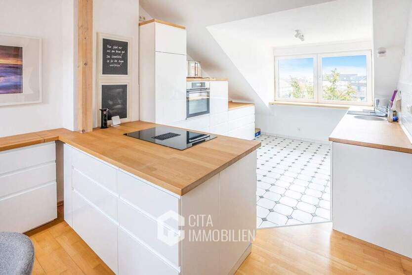 Frankfurt-Fechenheim: Charmante 3-Zimmer-Dachwohnung mit hochwertiger Einbauküche 3 zimmer