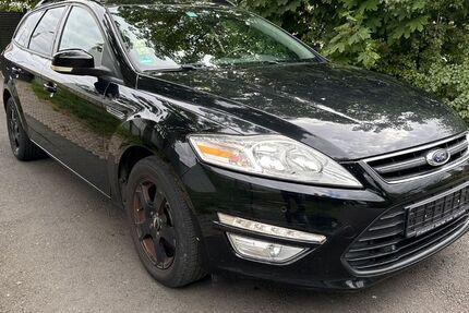 Ford Mondeo 246.252 km 2.999 € Dresden 01157