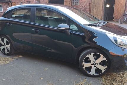 Kia Rio 35.527 km 7.500 € Marienfeld 33428