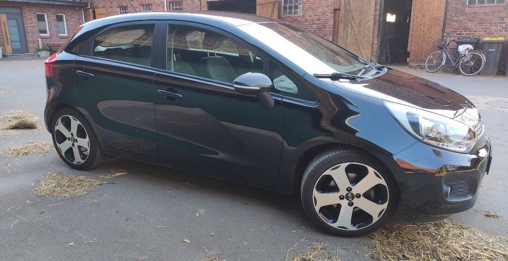 Kia Rio 35.527 km 7.500 € Marienfeld 33428