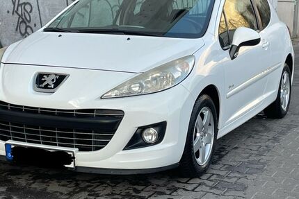 Peugeot 207 106.300 km 3.390 &euro; Berlin 12057