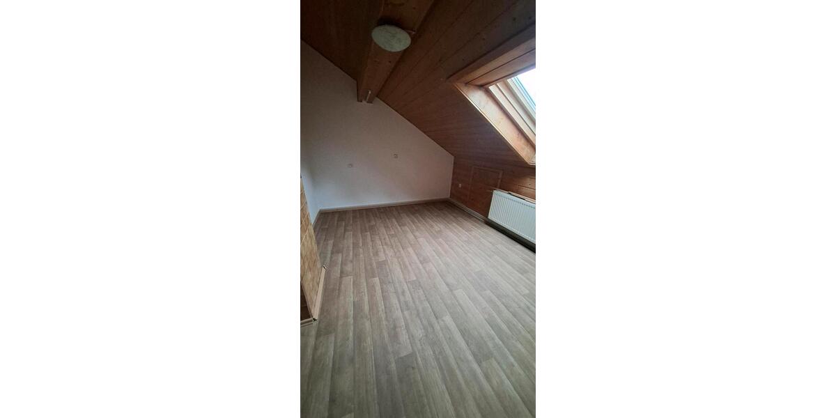 Dachgeschoßwohnung Cham - 2 Zimmer, 60 m&sup2;, 480&euro; | Angebot:25833077