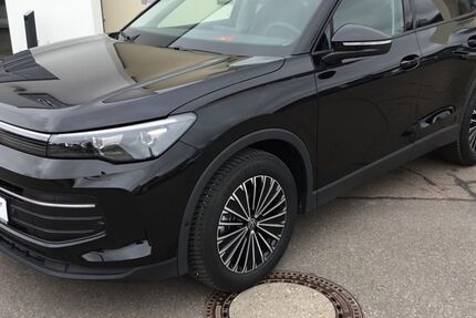 VW Tiguan 1.020 km 38.490 &euro; Wemding 86650