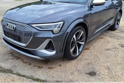 Audi e-tron 28.530 km 40.899 &euro; Dresden 01157