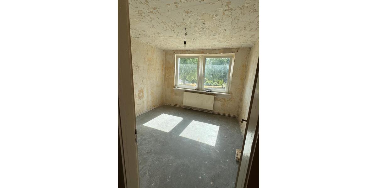 Eigentumswohnung mit MATERIAL zu verkaufen 3-Raum mit Balkon 3 zimmer