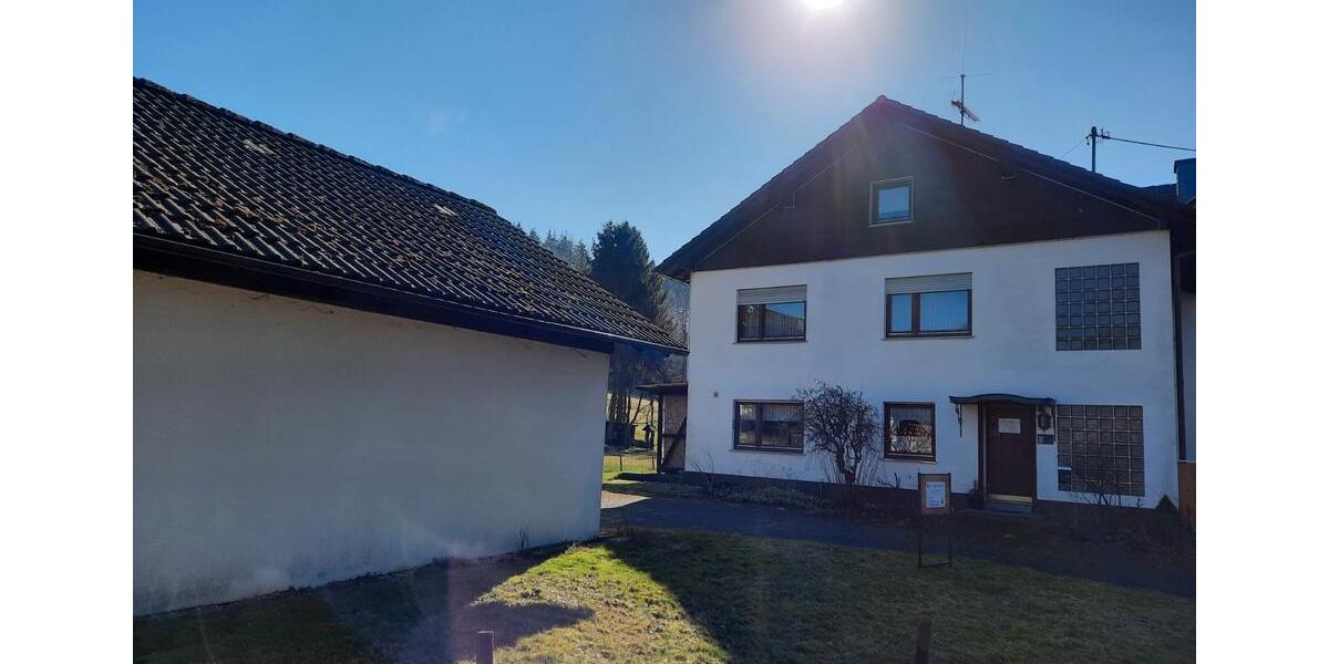 Etagenwohnung Netphen - 8 Zimmer, 180 m&sup2;, 240.000&euro; | Angebot:27024028