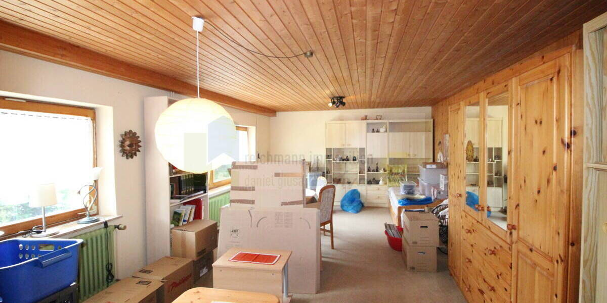 Wohnen auf einer Ebene mit Weitblick: Gepflegter Bungalow mit Einliegerwohnung, sonnigem Garten und Panorama in Toplage von Blumberg! 5 zimmer