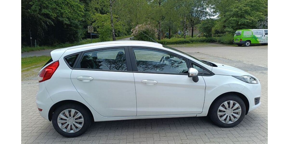 Ford Fiesta 75.700 km 5.500 &euro; Detmold 32760